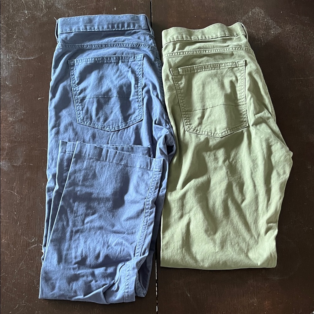 Dockers 2 pack - Blue and Green Pants Size 33x32